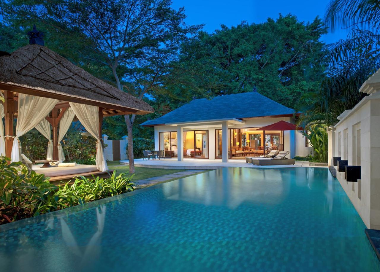 Villa con piscina privada en el hotel The Laguna Resort & Spa en Bali