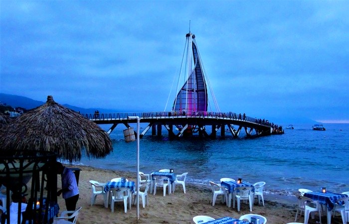 Dónde alojarse y comer cerca de Playa los Muertos, Puerto Vallarta