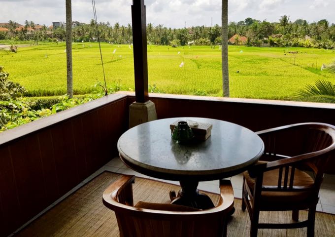 Las villas de la planta superior ofrecen excelentes vistas a los campos de arroz.
