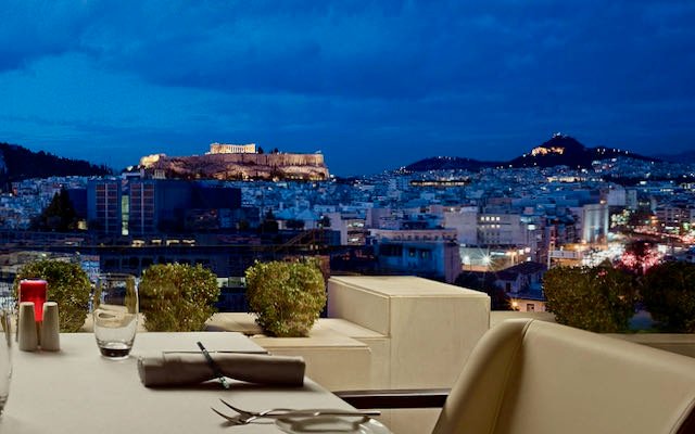 Hotel de cuatro estrellas en el centro de Atenas