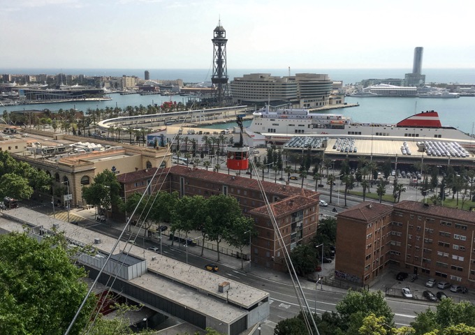 Coger el teleférico de la Barceloneta a Montjuic