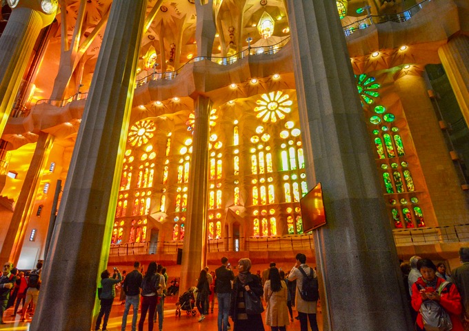 Visitando la Sagrada Familia en Barcelona