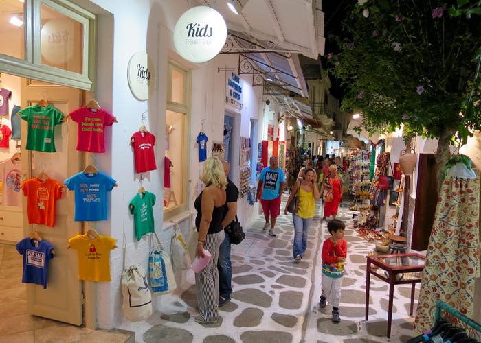 La mejor isla griega para familias con adolescentes es Paros.