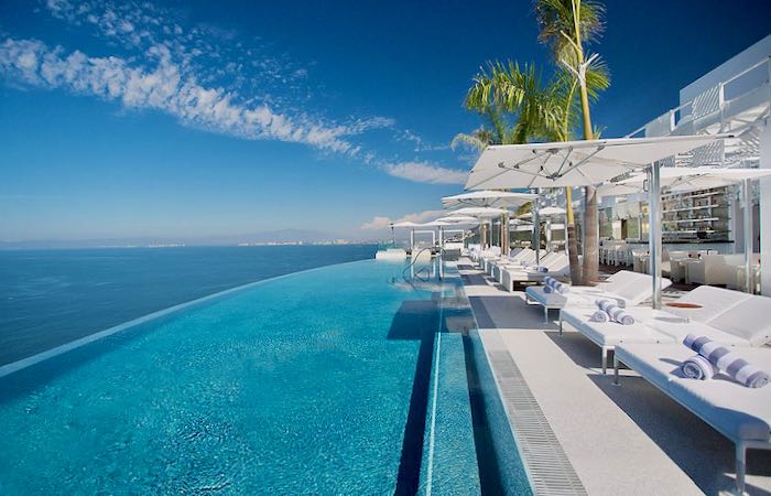 Mejor hotel y piscina con vista en Puerto Vallarta.