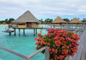 Los bungalows sobre el agua del InterContinental Bora Bora Le Moana Resort ofrecen una buena privacidad.