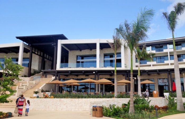 Resort en Playa Mujeres con parque acuático
