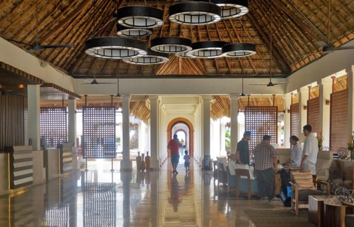 Resort en Cancún con clubes para niños y adolescentes