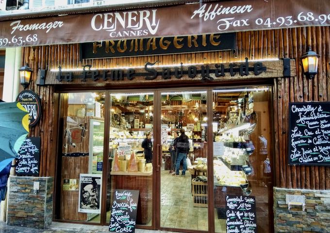 Fromagerie Ceneri vende los mejores quesos.