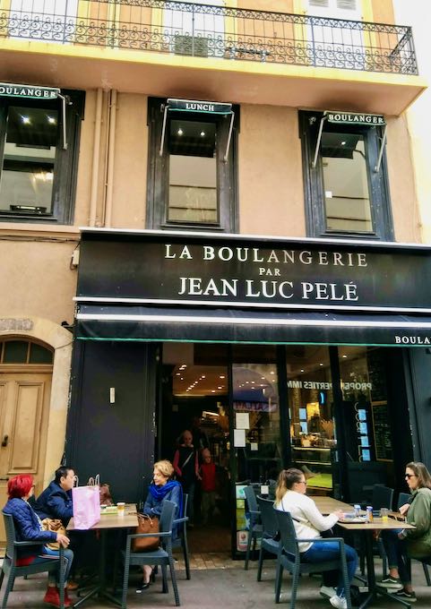 La Boulangerie Jean Luc Pelé sirve pasteles excelentes.