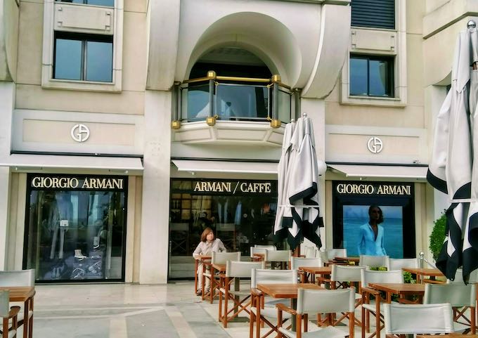 Armani Caffè es muy elegante.