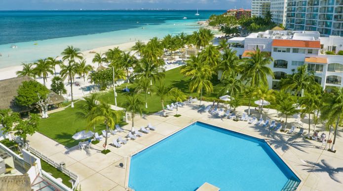 Buen hotel asequible en la playa de Cancún.