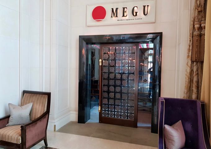 Megu es conocido por su menú japonés contemporáneo.