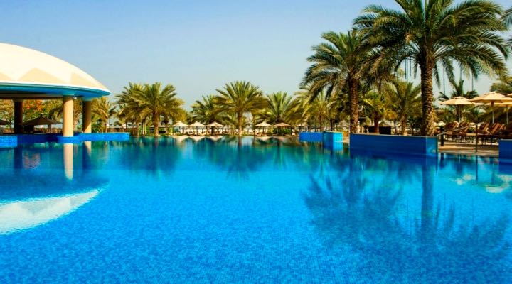 El mejor hotel todo incluido en Dubai con gran piscina.