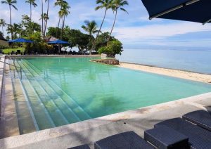 Piscina infinita en Shangri-La Fijian Resort