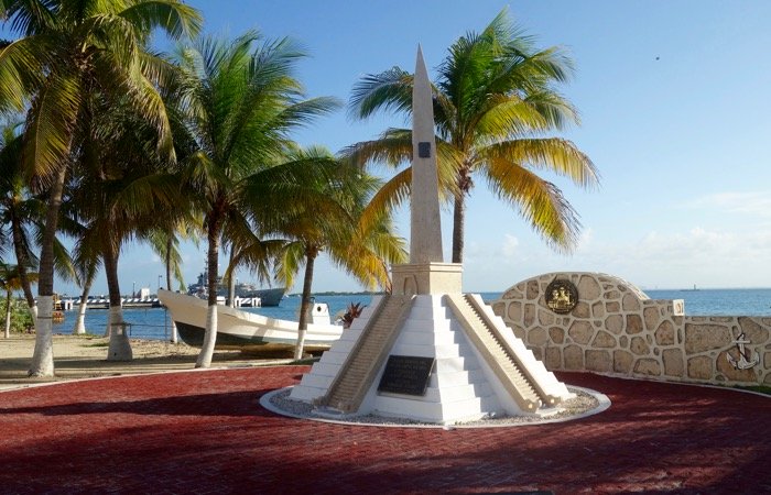 Dónde comer y hospedarse en Isla Mujeres, Bahía y Mar Caribe.