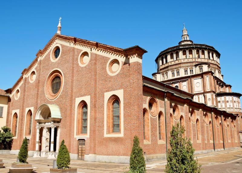 El exterior de ladrillo rojo de Santa Maria delle Grazie, Milán