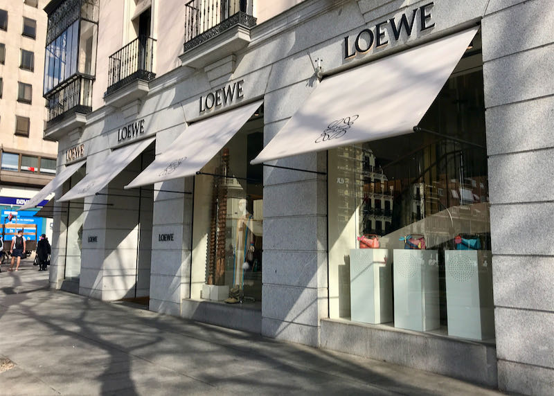 Loewe es una casa de moda española de lujo.