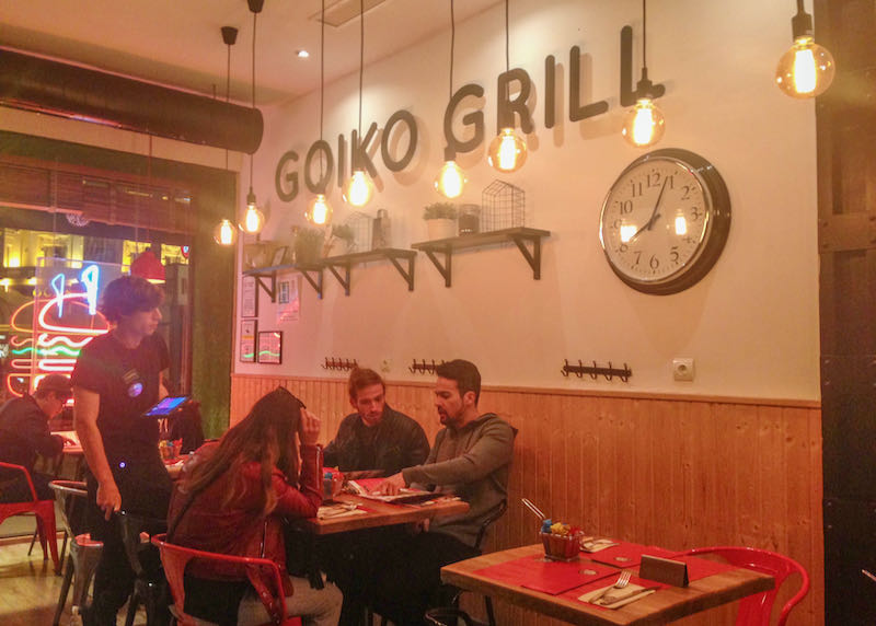 Goiko Grill sirve hamburguesas gourmet.