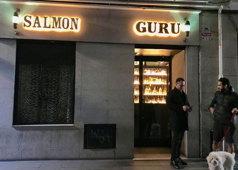 Salmón Gurú sirve cócteles increíbles.
