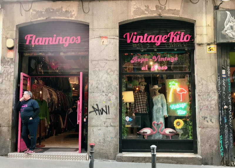 Flamingos Vintage Kilo vende gran moda retro.
