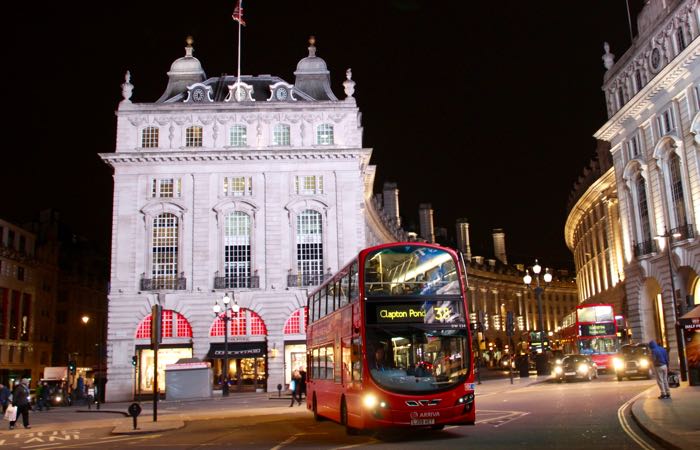 Hoteles cerca de Piccadilly Circus y Mayfair en el centro de Londres.