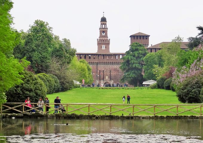 El Castillo Sforza y ​​el Parque Sempione son una visita obligada.