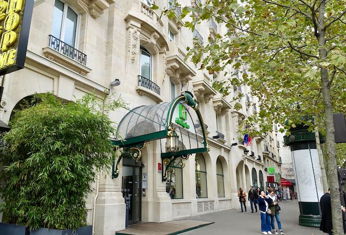 Holiday Inn Gare de Lyon Bastille es un hotel en Paris bien comunicado ya que se encuentra cerca de 2 lineas de metro
