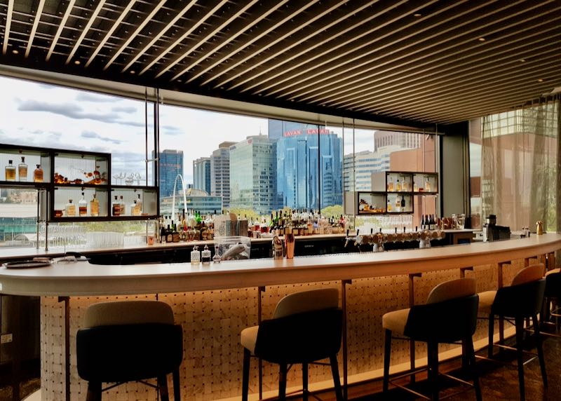 Songbird Bar & Lounge ofrece excelentes vistas.