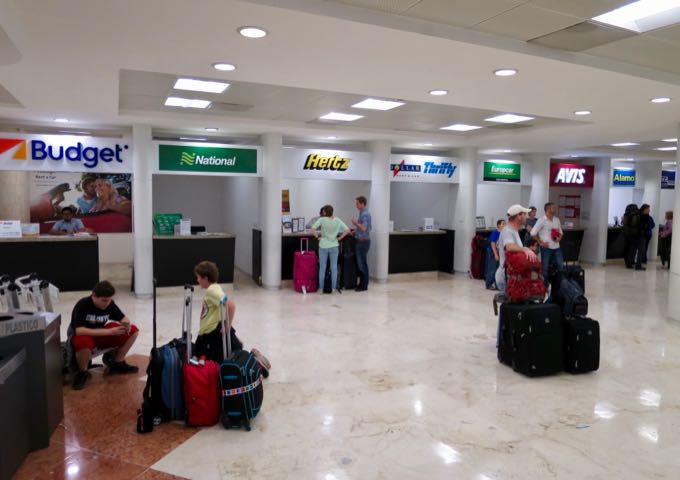 Empresas de Renta de Autos en el Aeropuerto de Cancún.