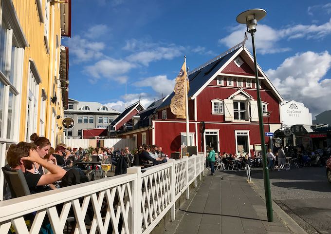MicroBar es uno de los bares de cerveza artesanal más antiguos de Islandia.