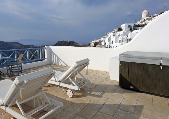 El balcón privado de la suite ofrece excelentes vistas.