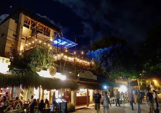 El bar de la terraza sobre Kibok en Tulum