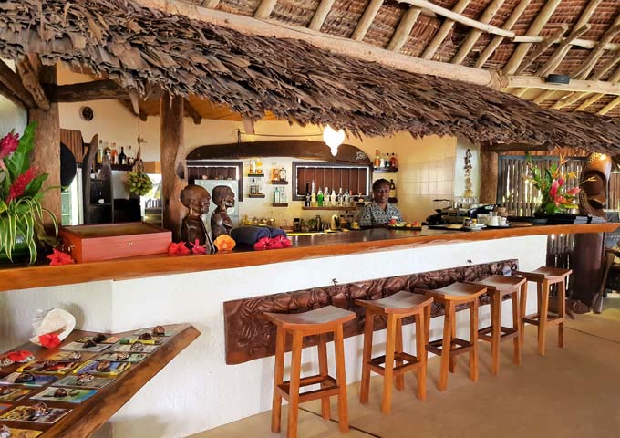 Paradise Cove Resort cuenta con un magnífico restaurante cabaña nakamal.