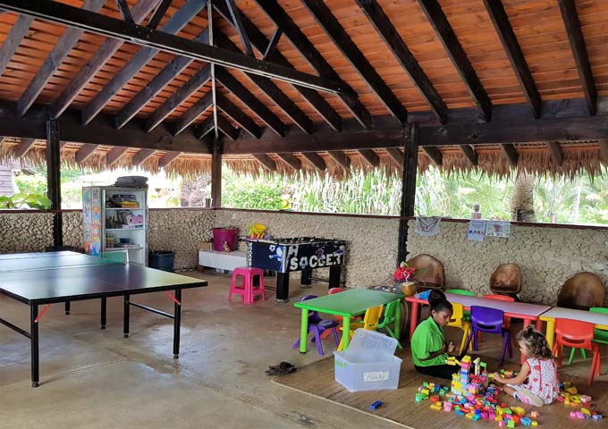 Resort ofrece servicio de niñera gratuito para familias con niños pequeños.