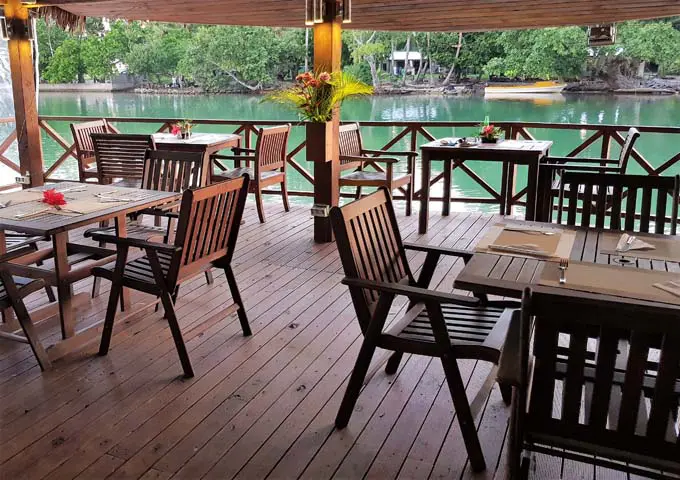 Lagoon Bar & Grill en Tropicana Lagoon Resort está cerca.