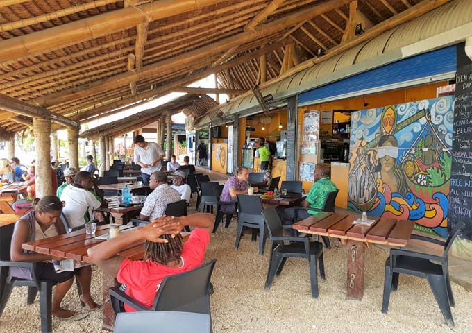 Nambawan Café es muy popular en Port Vila.