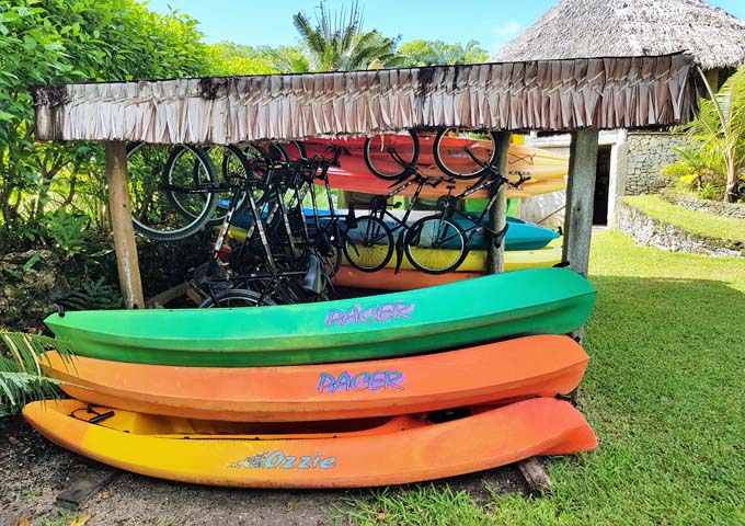 Se pueden alquilar bicicletas y kayaks de forma gratuita en el complejo.