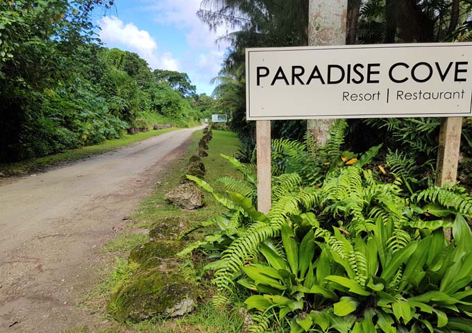 El complejo está ubicado en una carretera aislada en la península de Pango.