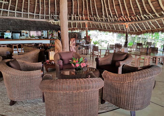 El restaurante del hotel está ubicado en una cabaña nakamal.