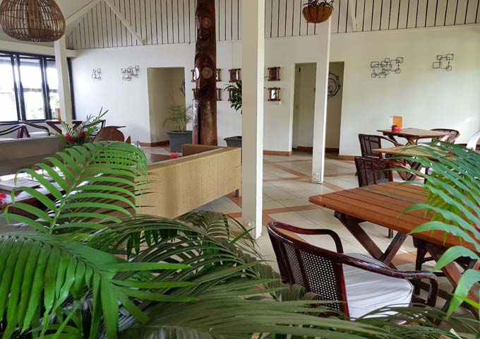 El restaurante Navara del Coconut Palms Resort se encuentra a poca distancia a pie.