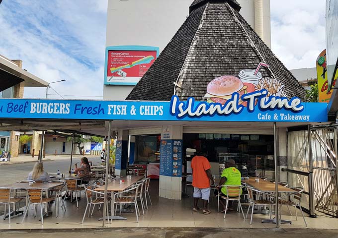Port Vila tiene muchos restaurantes.