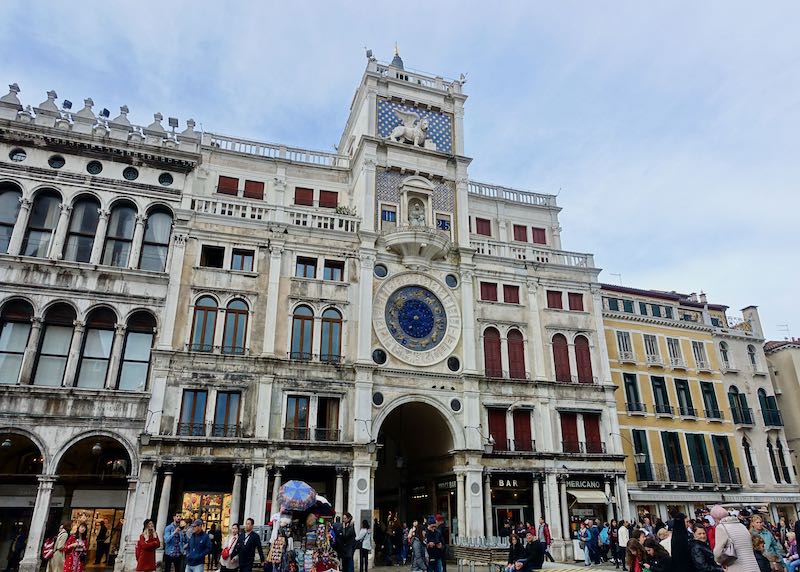 Torre del Reloj de San Marcos en Venecia, Italia