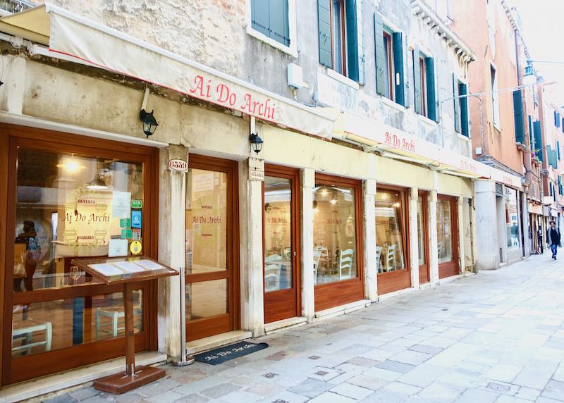 Restaurante Ai Do Archi en Venecia, Italia