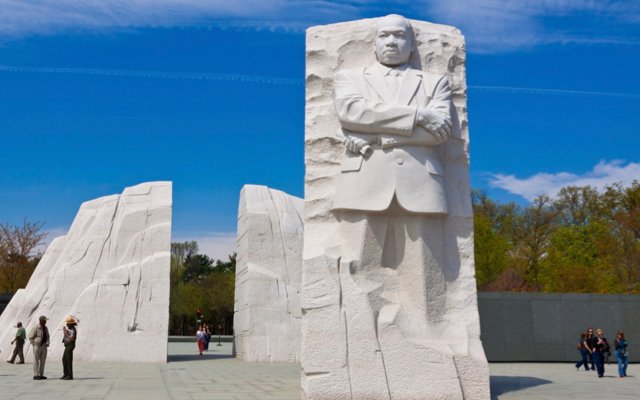 Visitando el memorial de MLK en DC con niños