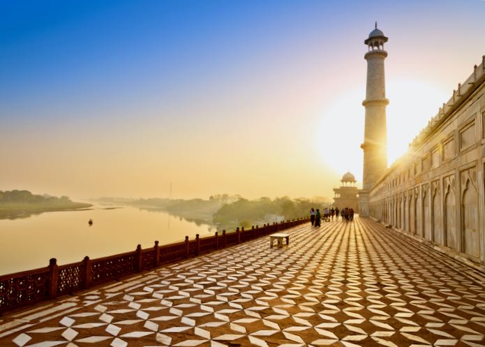 Los mejores lugares para alojarse y visitar en Agra.