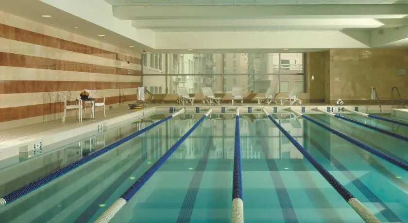 piscina del hotel four seasons en san francisco