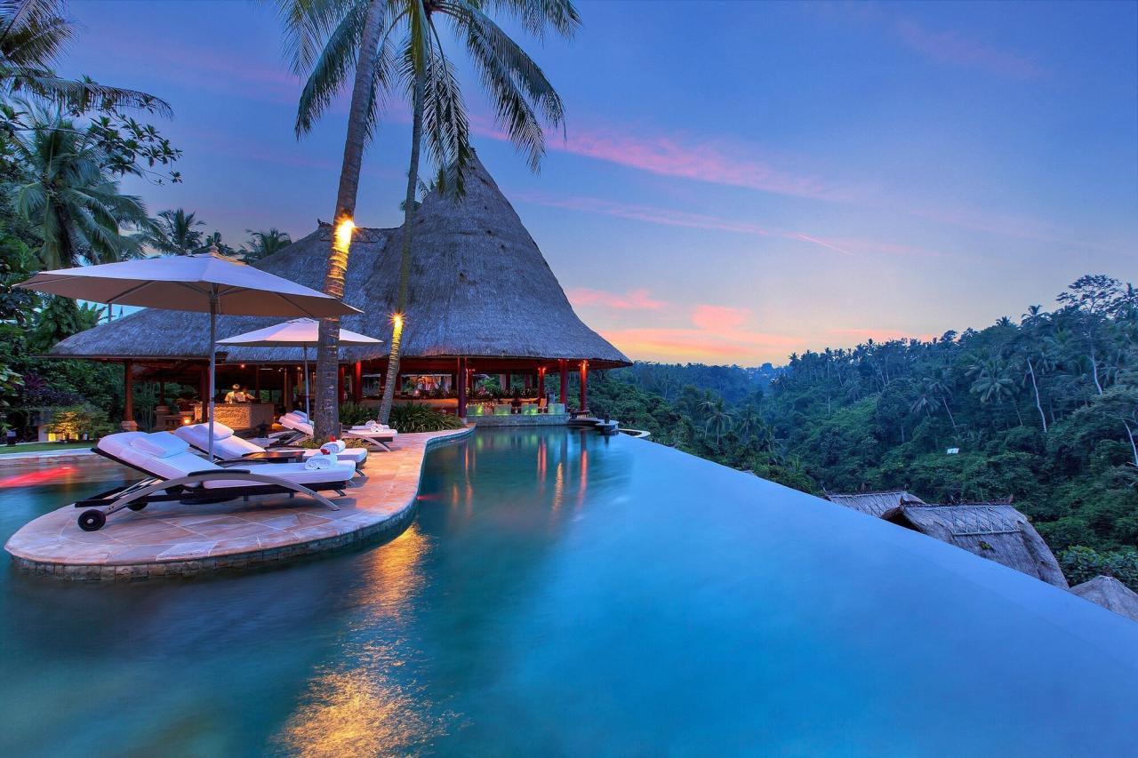 Piscina impresionante en el hotel Viceroy Bali