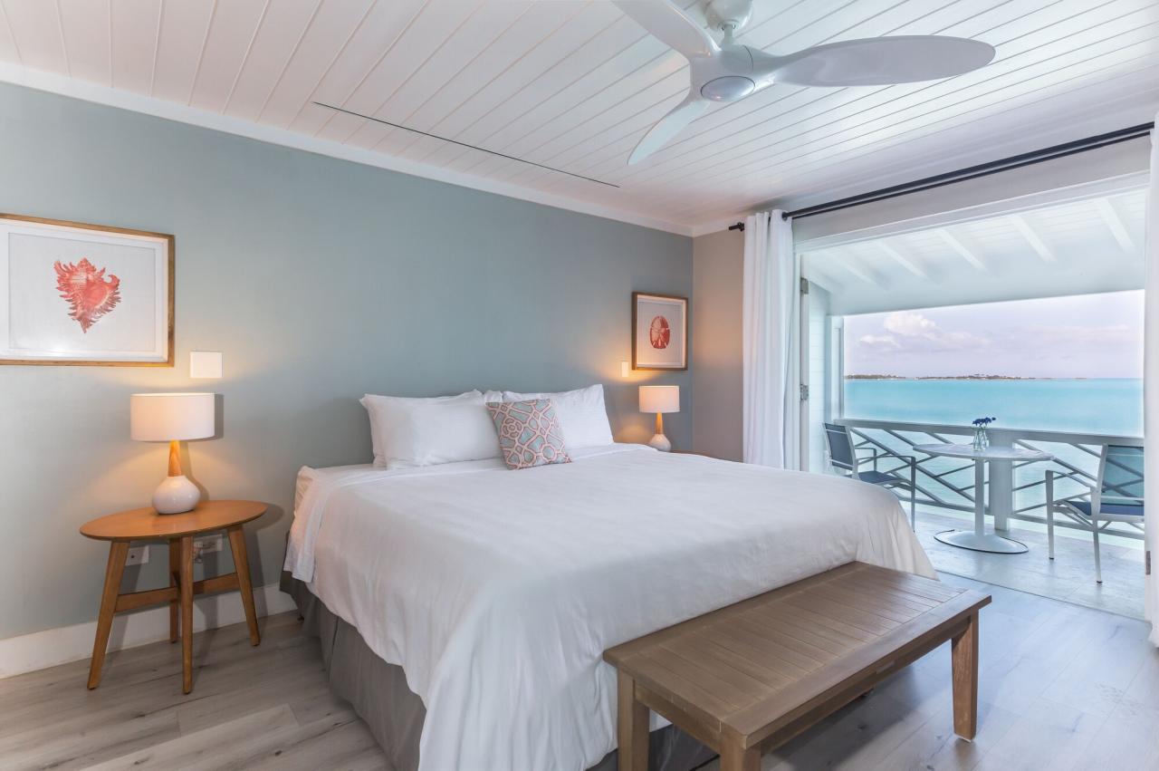 habitacion con vistas al mar en Peace & Plenty Hotel y Beach Club