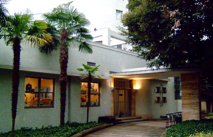El Museo Hara de Arte Contemporáneo de Tokio se encuentra en un edificio de estilo art déco