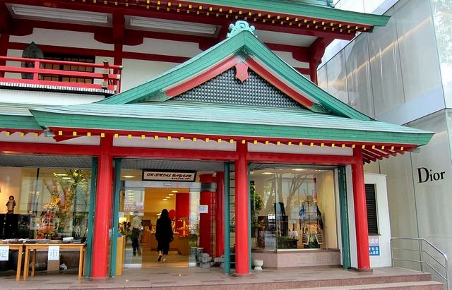 Oriental Bazaar es una parada obligada para comprar souvenirs en Tokio.